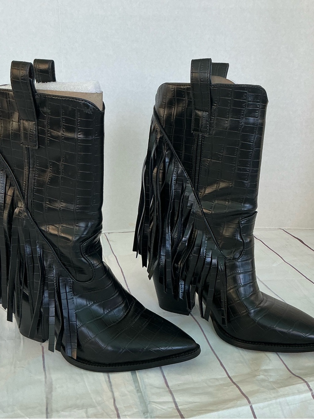 Isnom Women’s Black Fringe Croc-Embossed Western Boot size 7